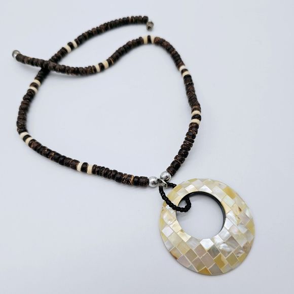 Boho Necklace Mother of Pearl Mosaic Open Circle Pendant Brown Wood Bead Chain - Picture 5 of 11